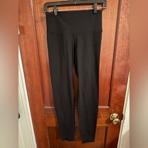 NWOT Old Navy balance leggings ($5 add-on!!)